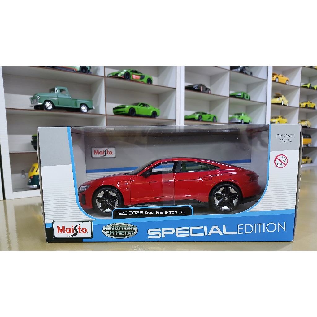MINIATURA AUDI RS E-TRON GT 2022 ESCALA 1/24 FABRICANTE MAISTO