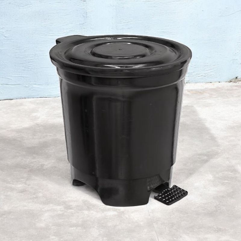 Lixeira 13 litros,pé pedal e tampa, Ideal para cozinha e banheiro
