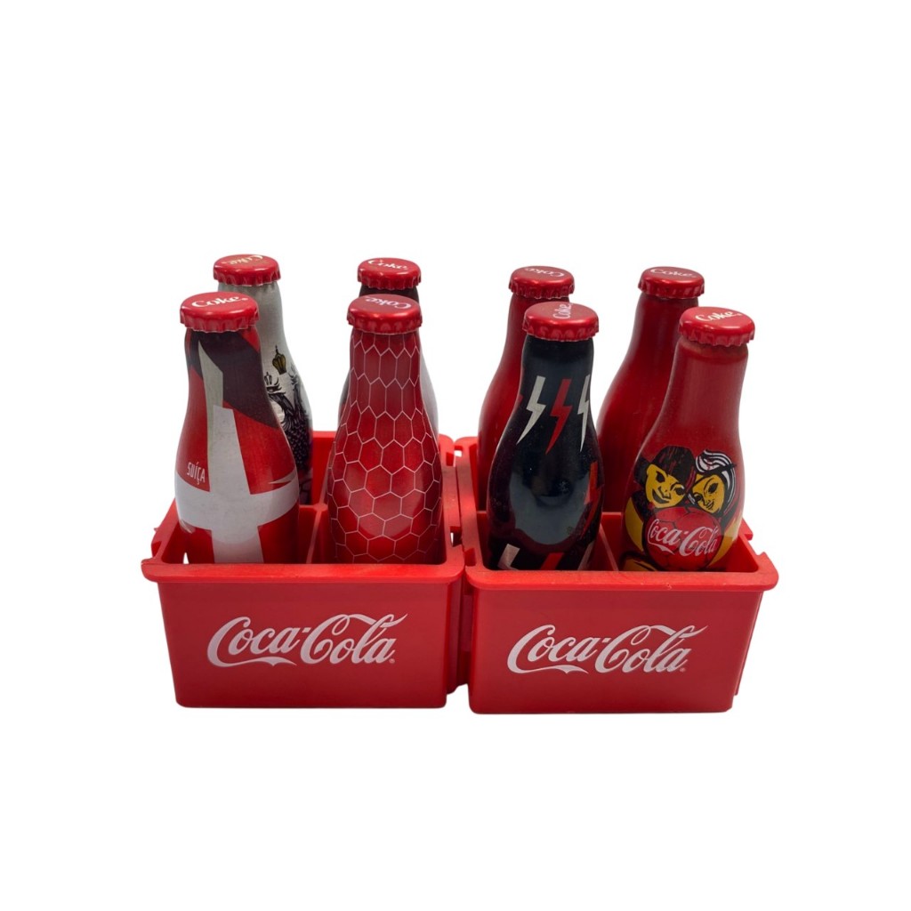 02 Mini Engradados Com 8 Garrafinhas De Coca-cola