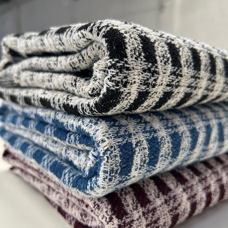 Tecido Tweed Amandine (1m x 1,60m)conhecido por sua textura marcante e visual sofisticado, perfeito para quem busca luxo em Oferta na Shopee