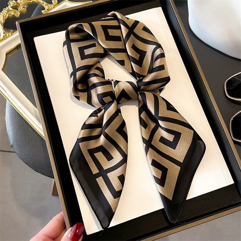 Lenço 70X70 Fino de Seda letra G Simulação Cetim Protetor Solar à Prova de Vento em Oferta na Shopee