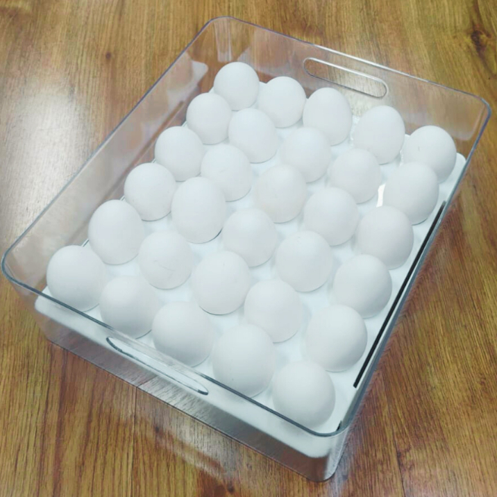Kit bandeja de metal Empilhável para 30 Ovos Cor Branca + Caixa Acrílica Transparente