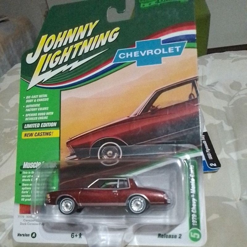 Miniatura Carrinho Johnny Lightning 1979 Chevy Monte Carlo