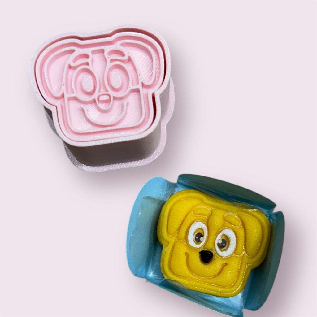 Modelador Ejetor Ejetor Bluey - Lucky  para Brigadeiro, Doces, Massa, Biscoitos e Docinhos