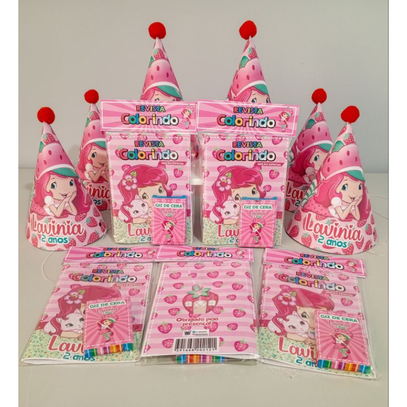Kit 50 Itens: Festa Moranguinho, 25 Revista Colorir com Giz+ 25 Chapeuzinhos Lembrancinhas Aniversário Personalizadas.