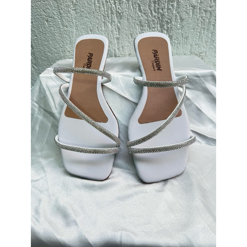 SANDÁLIA RASTEIRINHA DE LUXO – CORES BRANCA, ROSÊ E PRETA em Oferta na Shopee