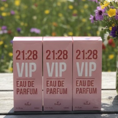 Kit com 03 Perfumes Feminino de 100ml cada, total 300ml. Inspirados nas melhores fragrância dos importados em Oferta na Shopee