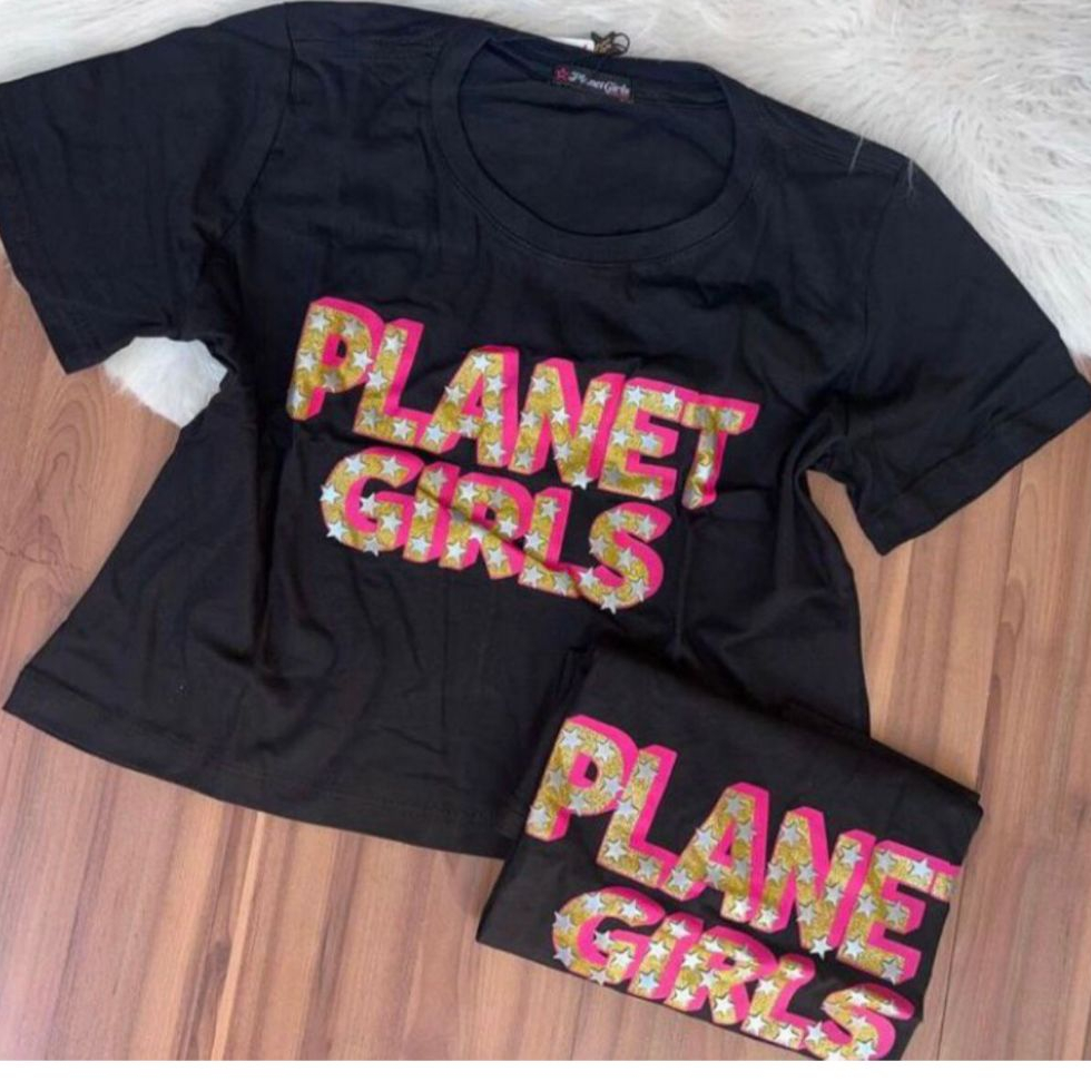 Cropped camiseta Planet girls
