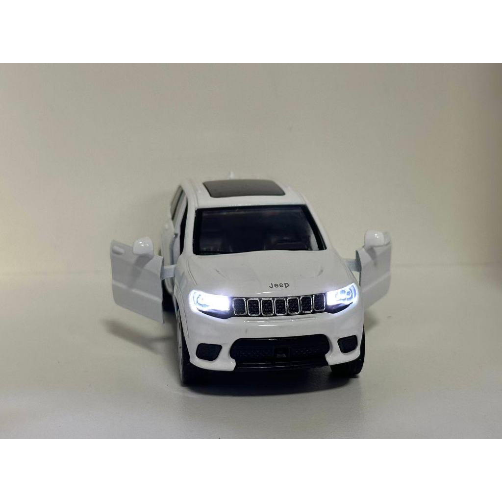 Miniatura Jeep Grand Cherokee Trackhawk 2019 Miniatura Metal E Plástico Fricção Abre Porta Com Som E Luz 1/32 em Oferta na Shopee