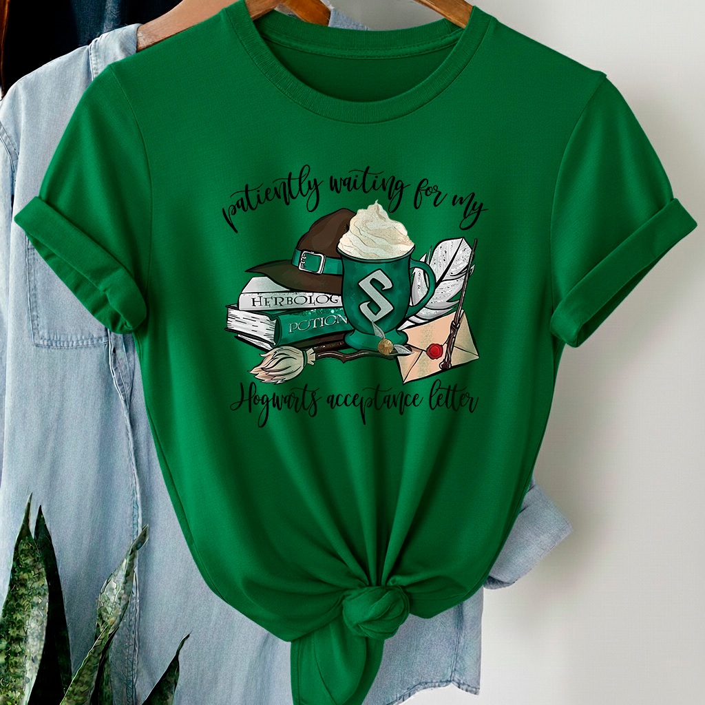 Camiseta Feminina Sonserina Hogwarts Estampa | T-Shirt Casa da Ambição P ao GG | Verde Branco Bege