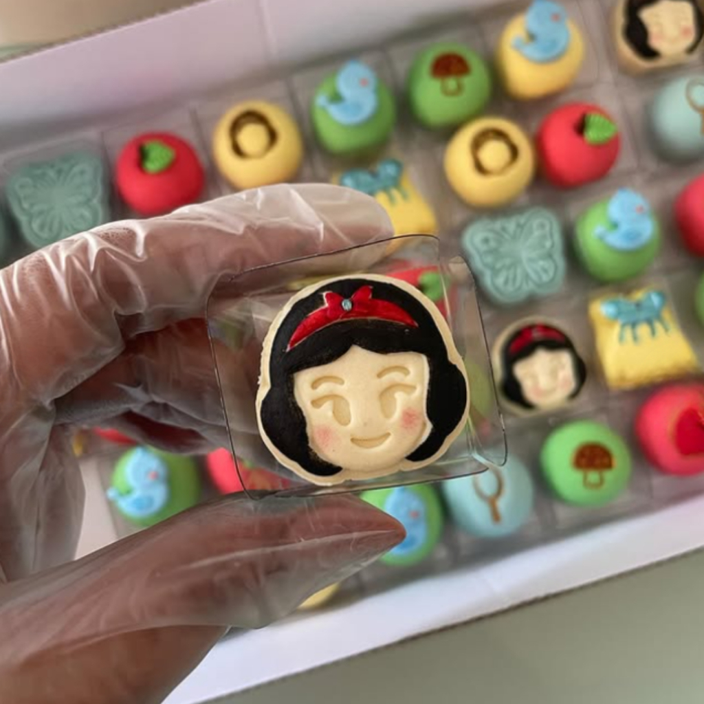 Modelador Ejetor Princesa Branca de Neve Rosto para Brigadeiro, Doces, Massas e Biscoitos em Oferta na Shopee