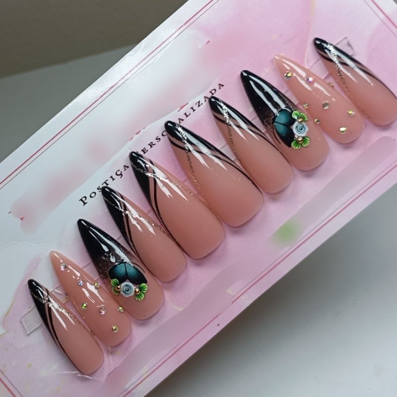 Unhas Pretas e Douradas: Onde Comprar | BuscaProdutos