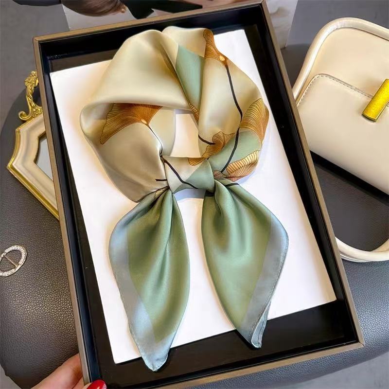 Lenço de seda fina 70x70, estampa de folha de ginkgo, textura acetinada, imitação de cetim, proteção solar, à prova de v em Oferta na Shopee