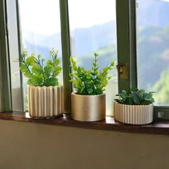 Kit moderno, 3 vasos de gesso e plantas artificiais