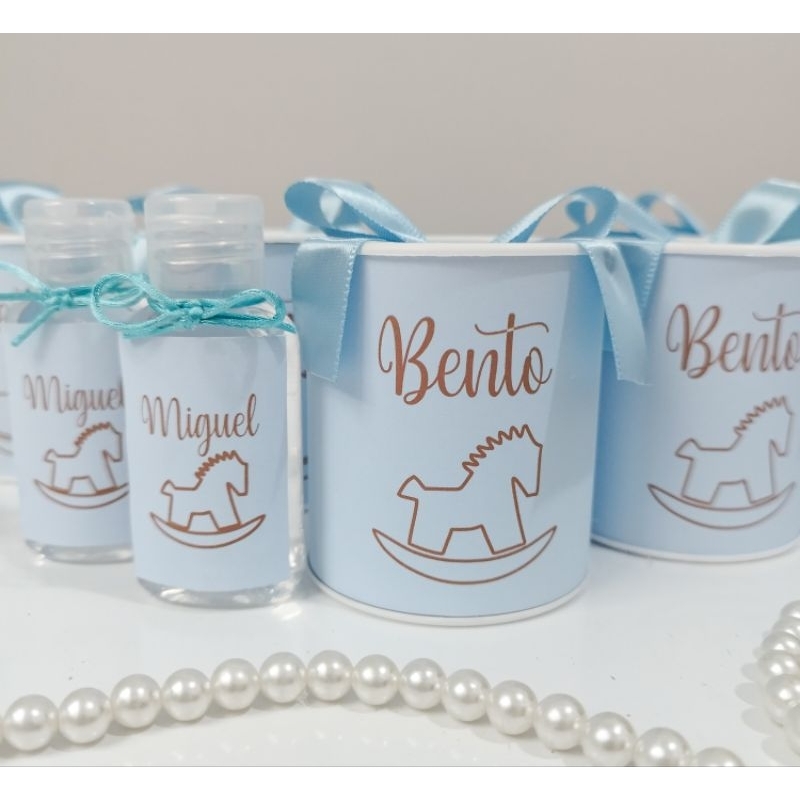Kit Lembrancinha Personalizada Nascimento Maternidade Aniversário / Tubolata 7x6 + Frasco/Cavalinho