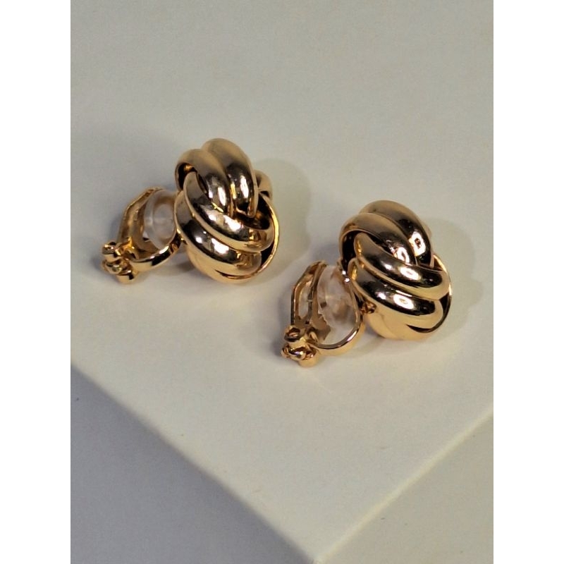 Brinco de Pressão Orgânico Dourado – Elegante, Banhado a Ouro