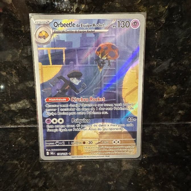 Carta Pokemon Orbeetle da Equipe Rocket (198/182) Escarlate e Violeta: Rivais Predestinados