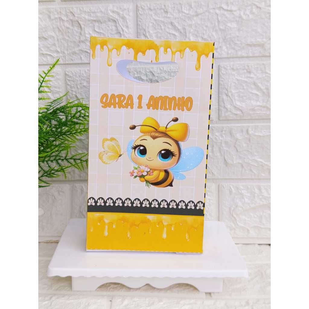 Sacolinha Personalizada Abelhinha fofaPEGUE E MONTE) Sacolinha Surpresa Lembrancinhas festa