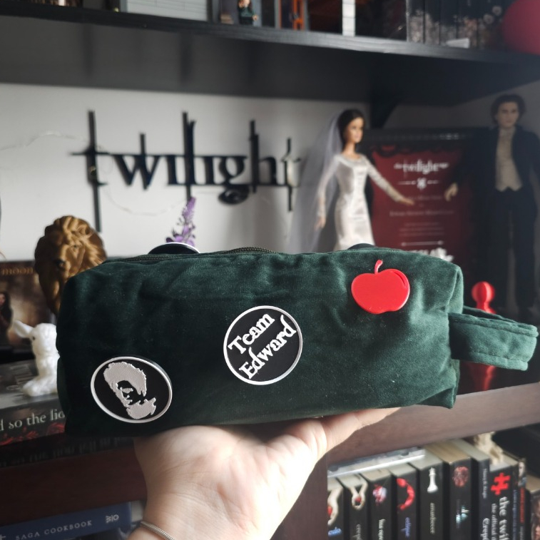 Necessaire Crepúsculo + Pack de Bottons Personalizados 3D Crepusculo | Twilight Bottons