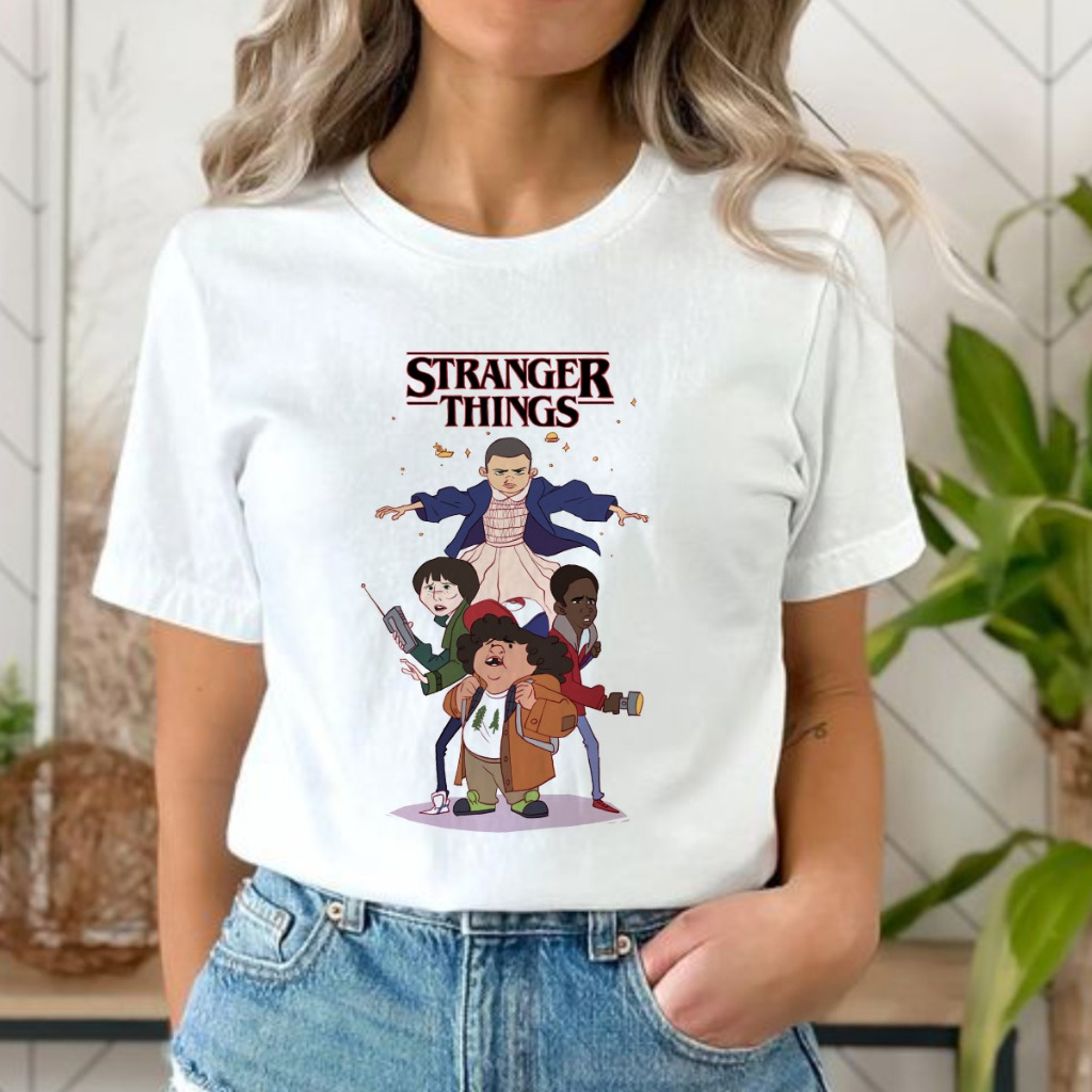 CAMISETA BRANCA STRANGER THINGS - ELEVEN, LUCAS, MIKE E DUSTIN,UNISSEX , CAMISETA FEMININA E MASCULINA, ADULTA, MODA plu