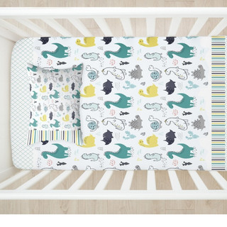 Lençol de Berço Dino p/ Bebê, 2 Peças (Lençol Estampado + Fronha Estampada) Decoração Quarto