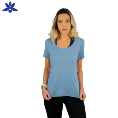 Camiseta Feminina Confort Básica Modelagem Solta Tecido Porus Dry Fitness Academia