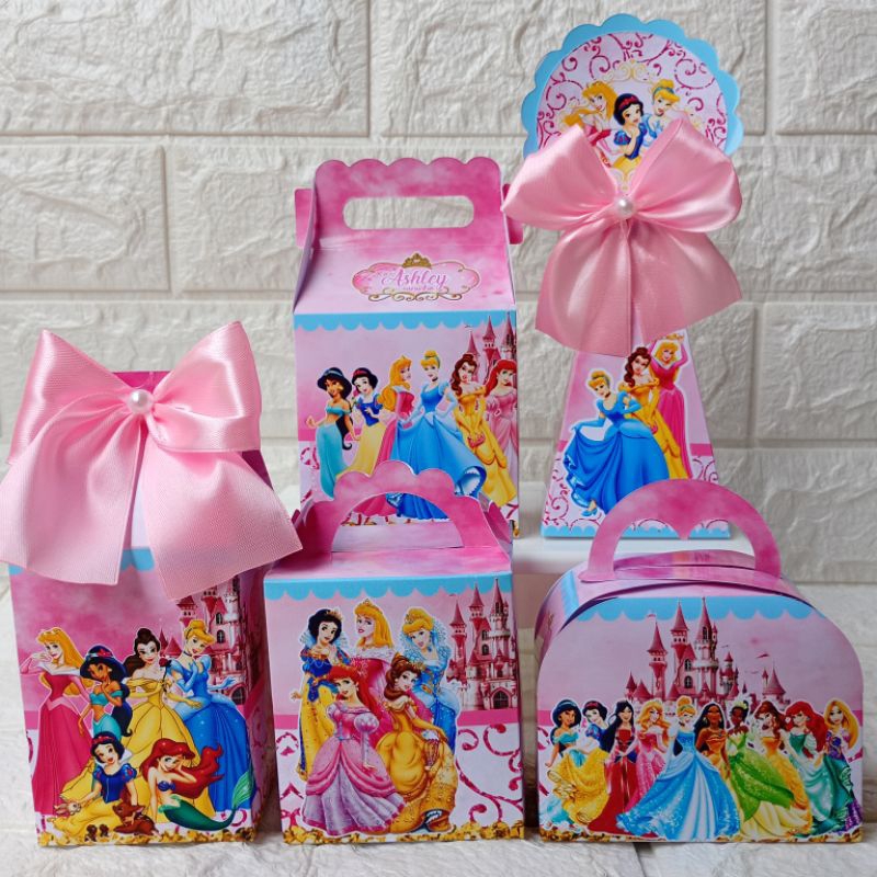 KIT PERSONALIZADOS TEMA PRINCESAS DA DISNEY (PEGUE E MONTE ) LEMBRANCINHA PERSONALIZADA MIMOS ANIVERSÁRIO FESTA INFANTIL