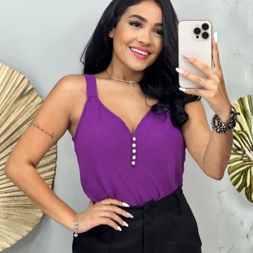 Regata Liso feminino  detalhe na frente  pedrinhas em Oferta na Shopee