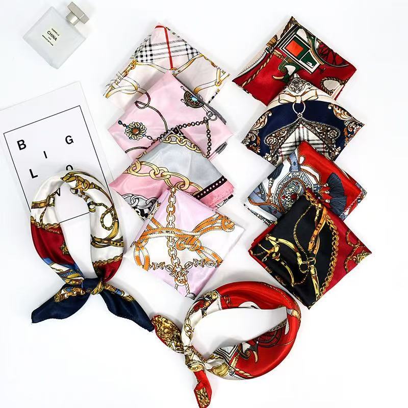 kit 12 pcs Lenço 50X50 cetim / seda/ lenço /várias estampas Estilos e cores aleatórias