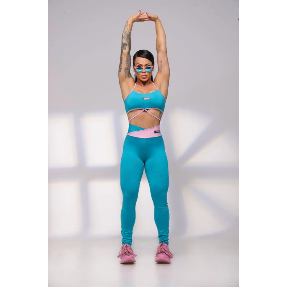 Conjunto Academia Top Fitness e Legging Cintura Alta Zero Transparência Feminino Roupa Crossfit