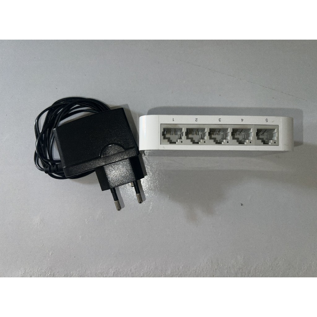 Swtich Mesa TP-Link TL-SF1005D