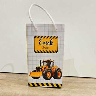 Sacolinha TRATOR CAMINHÃO ESCAVADEIRA Personalizado, Sacolinha Lembrancinha Aniversário, PEGUE E MONTE em Oferta na Shopee