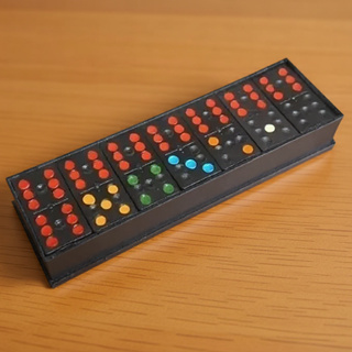 Dominó Kit 15 a 35 Unidades Preto Clássico Plástico Pontos Coloridos Estojo em Oferta na Shopee