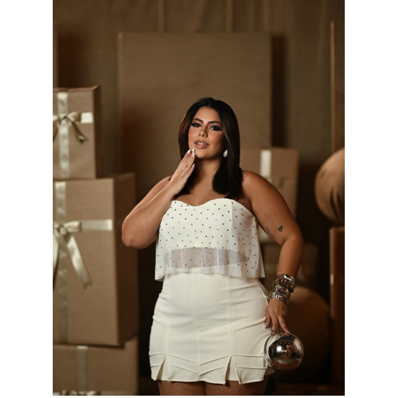 conjunto croped tomara que Caia com Aplicações + short saia cor vermelha disponivel Plus Size tamanho único veste 42-50