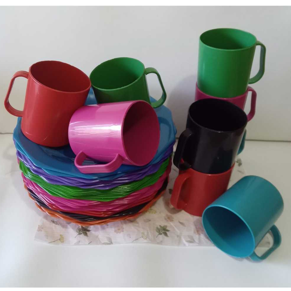 Prato Fundo Polígono + Caneca 350ml Mix Cor; Kit 4,6,8,10 ou 20 pçs.(plástico). Escola/Festa/Criança