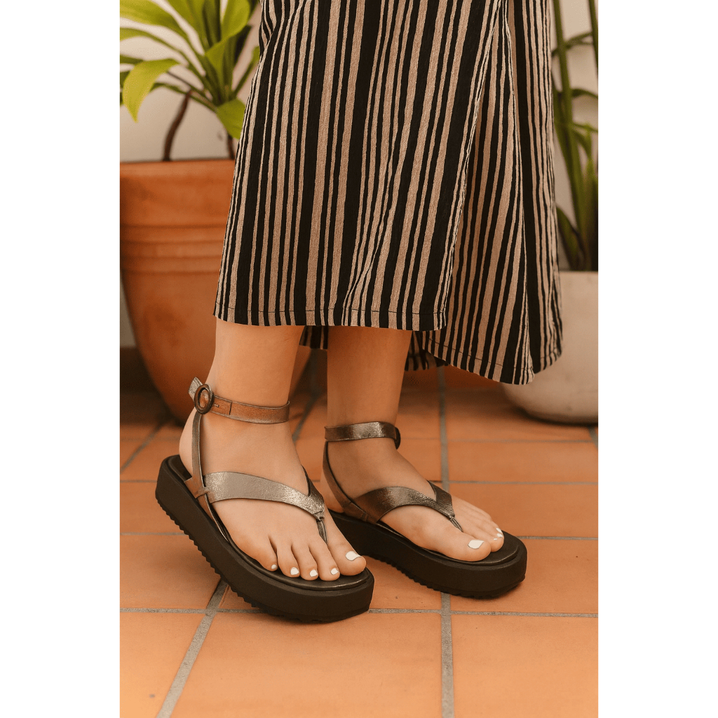 Sandália Moleca FlatForm 5489.105 Papete Tay Moda Plataforma Tira Com Fivela Tornozelo Casual Original Tendência