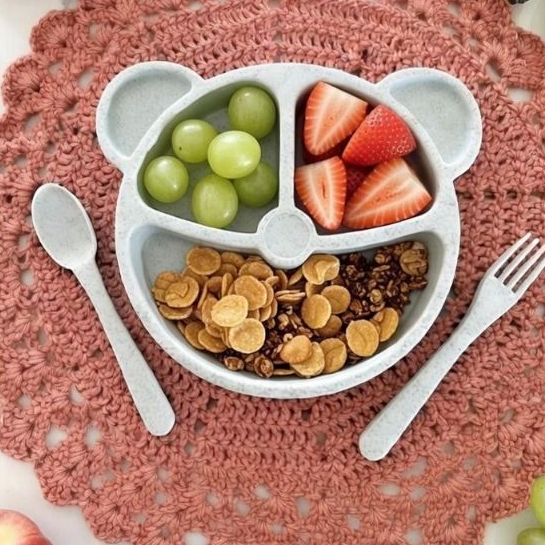 Kit Refeição Infantil 3 Peças em Plástico – Prato, Garfo e Colher | 22x19 cm