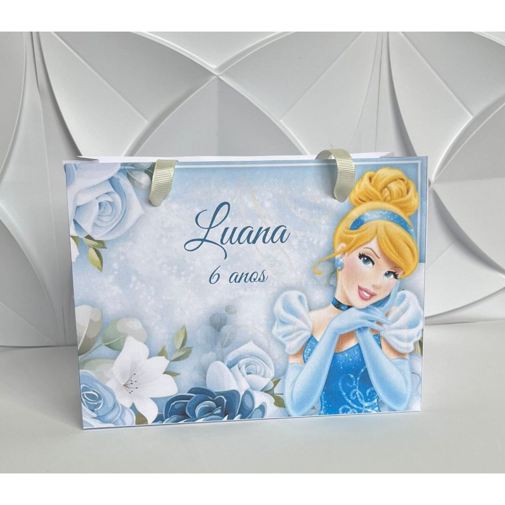 Sacolinha personalizada lembrancinha. ALÇA DE GORGURÃO. CINDERELA. Princesa.
