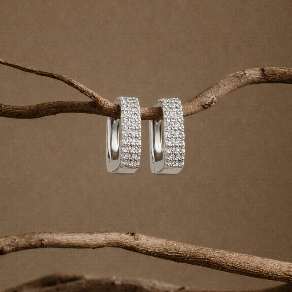 Brinco Argola Click Quadrado Zircônia Cristal em Prata 925 Legítima – Joia Elegante e Sofisticada