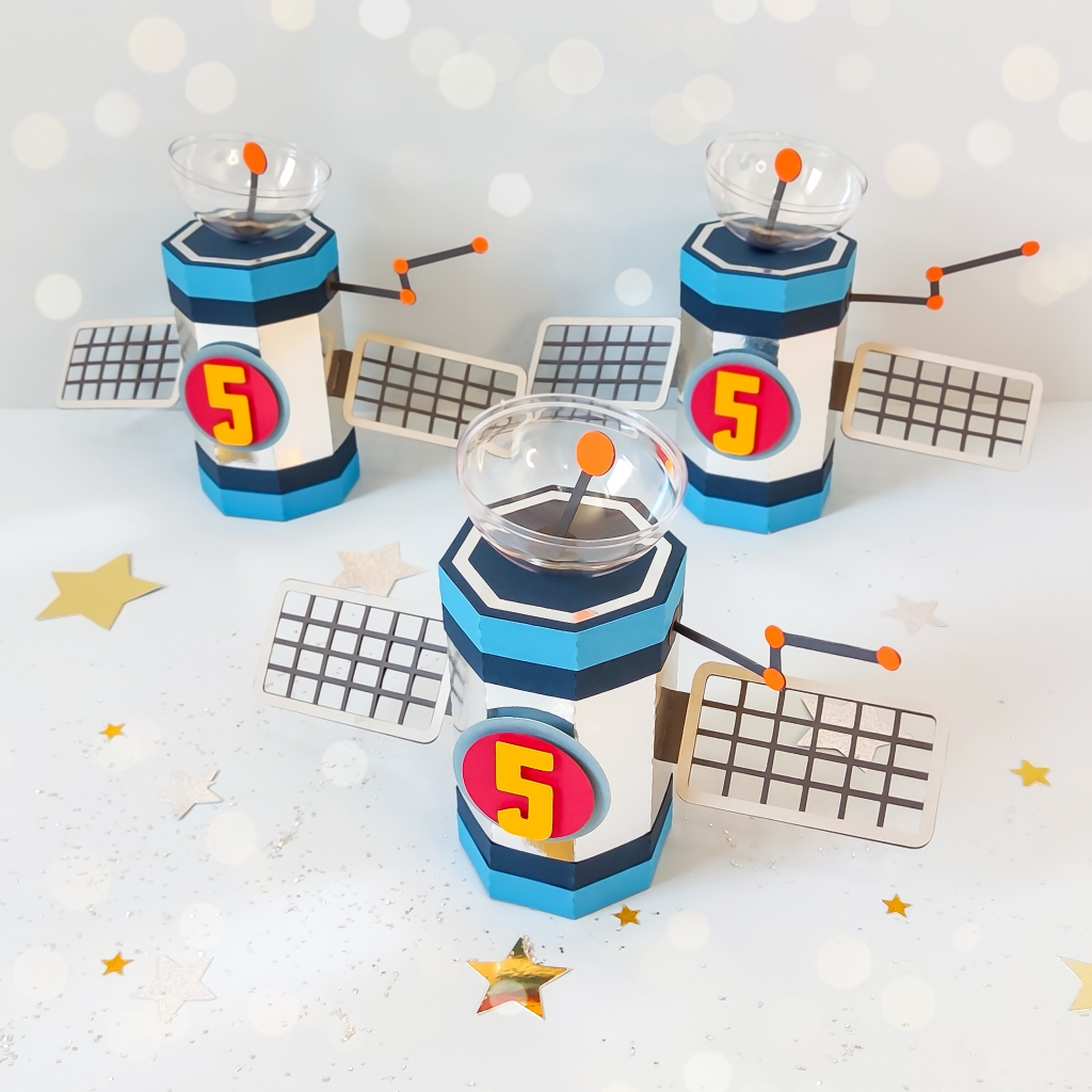 Caixa Satélite 3D em papel 180g Tema Astronauta - Kits com 3 ou 5 caixas