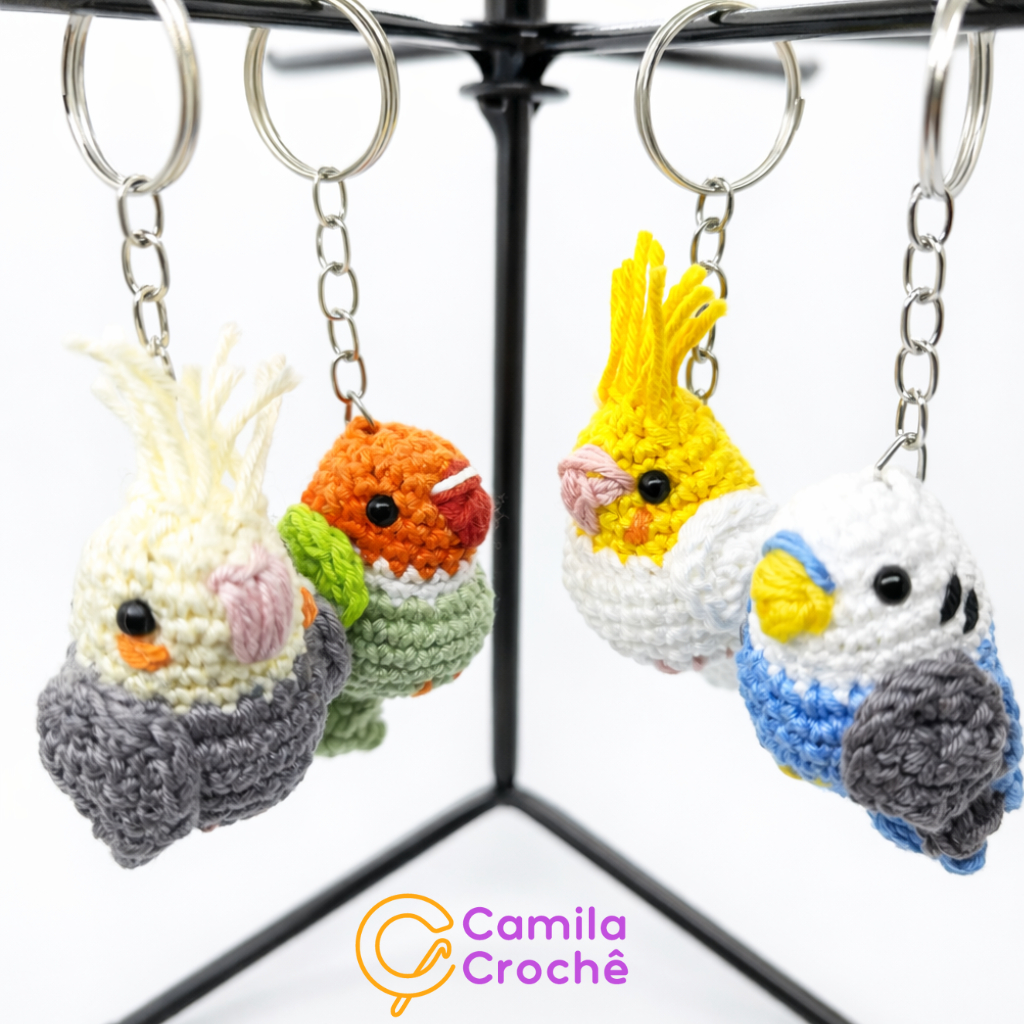 Chaveiros Passarinhos Amigurumi Crochê (Calopsitas, Agapórnis e Periquitos)