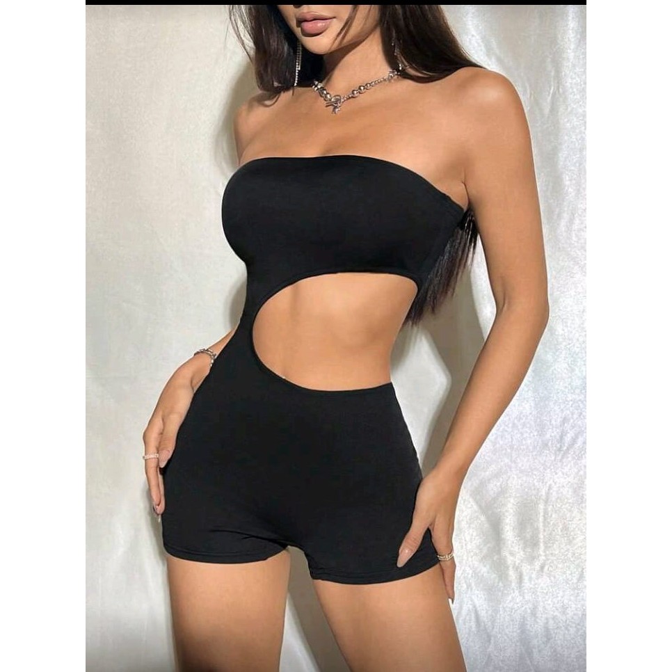 Macacão Colado Tomara que Caia com Recorte Frente e Costas Deixando Corpo Modelado Suplex Canelado