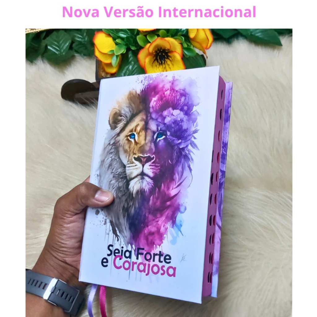 Bíblia Nvi Feminina Seja Forte E Corajosa Capa Dura Letra Média Capa Dura Leão Luxo em Oferta na Shopee