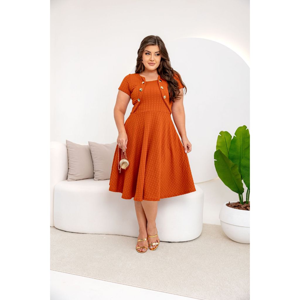 Vestido Midi Mavie Tecido Bubble Com Botão Dourado em Oferta na Shopee