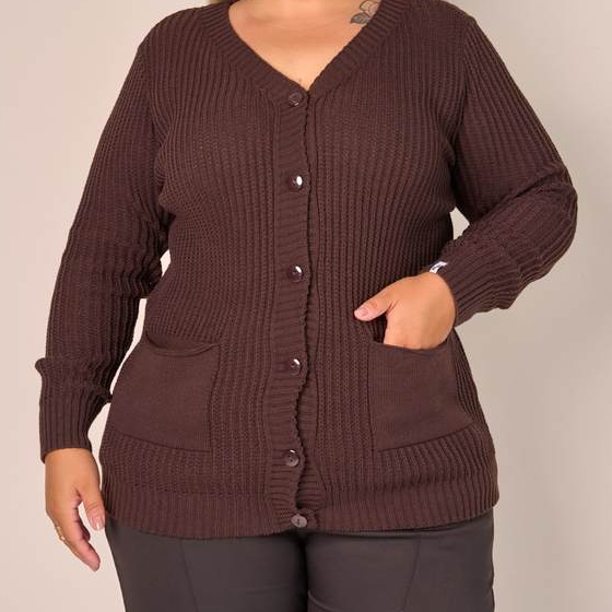Casaco Feminino Plus Size Decote V com Bolsos Frontais e Fecho em Botões - 20496