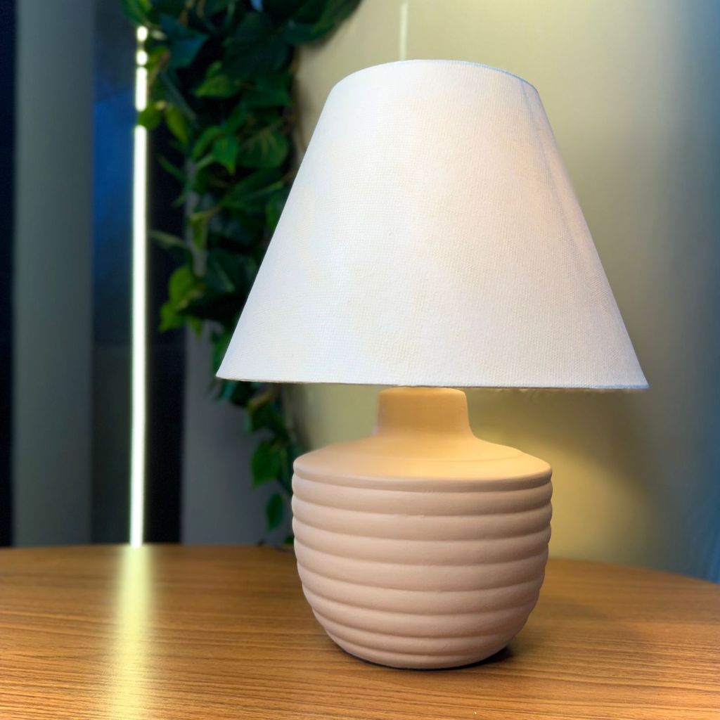 Detalhes do Abajur de Mesa Base Cerâmica Enfeite Colar Perolado – Luminária Elegante para Sala, Quarto ou Escritório