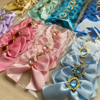 Laço Pronto em Cetim 38 mm com Chaton Central e Medalha – Festa Lembrancinhas Personalizados de Luxo em Oferta na Shopee