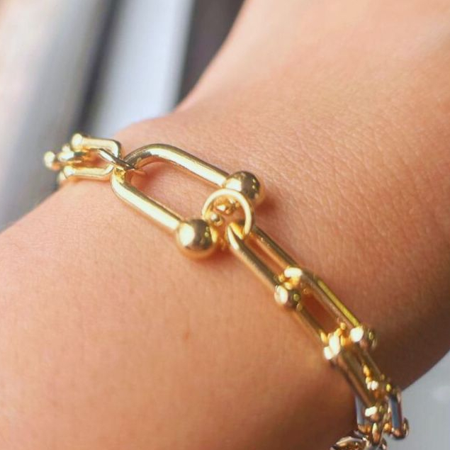 Pulseira Corrente de elos largos Feminina Semijoia banhado a ouro 18k 10 milésimos luxo joia