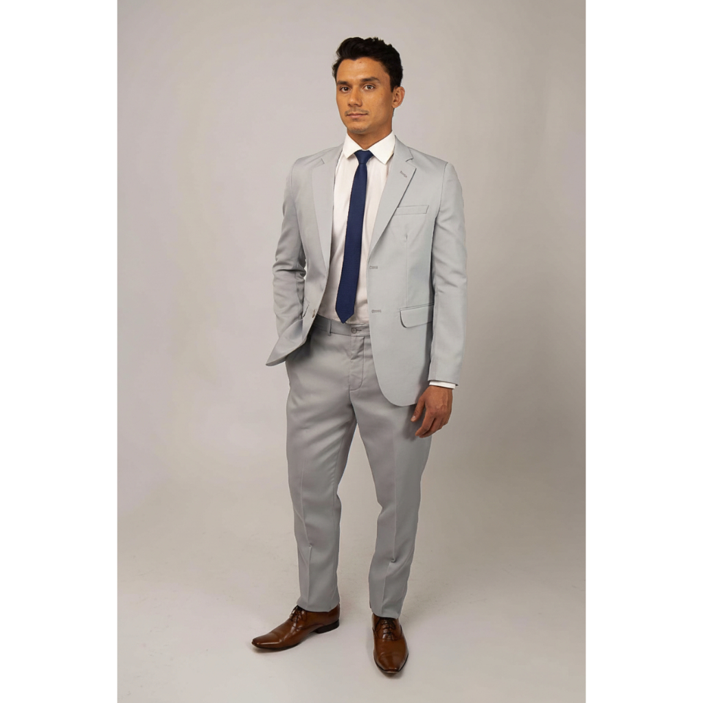Terno Masculino Slim na cor Cinza Claro Liso em tecido Oxford 100% Poliéster e Corte Italiano