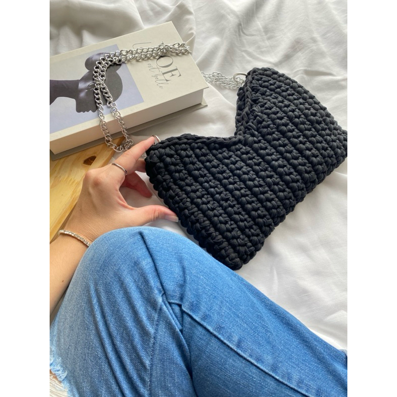 Bolsa de Crochê Artesanal   bag Feminina Preta com Alça de Corrente Moderna Bolsa Feminina  Moderna com Corrente